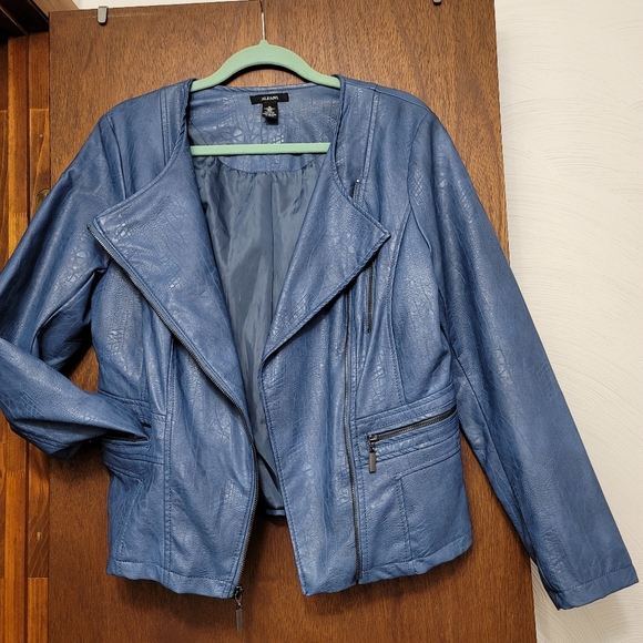 NWOT. Alfani heather blue faux leather bomber jacket. Size M. (509) - Picture 5 of 8